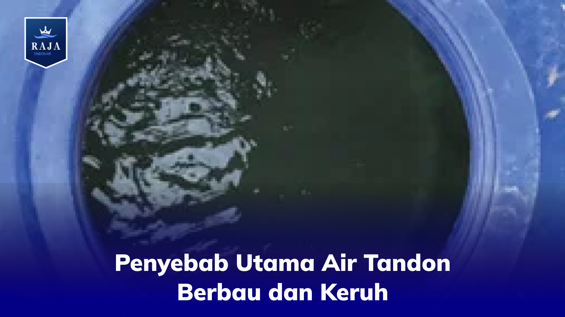 Ciri-Ciri Tandon Air yang Mulai Terkontaminasi Bakteri
Tandon air berfungsi menyimpan cadangan air untuk kebutuhan sehari-hari. Namun, jika tidak dirawat dengan baik, air di dalam tandon bisa menjadi tempat berkembangnya bakteri. Kondisi ini tentu dapat memengaruhi kualitas air dan kesehatan penghuni rumah.
Berikut beberapa ciri tandon air yang mulai terkontaminasi bakteri yang perlu Anda waspadai.
1. Air Mengeluarkan Bau Tidak Sedap
Salah satu tanda paling umum adalah munculnya bau aneh pada air, seperti bau amis, lumpur, atau bau seperti telur busuk. Bau ini biasanya muncul akibat pertumbuhan bakteri dan penumpukan kotoran di dalam tandon.
2. Warna Air Berubah
Air bersih seharusnya jernih. Jika air terlihat keruh, kekuningan, atau kehijauan, bisa jadi terdapat lumut, bakteri, atau endapan yang berkembang di dalam tandon.
3. Muncul Lumut di Dalam Tandon
Tandon yang terkena sinar matahari langsung lebih mudah ditumbuhi lumut. Lumut dapat menjadi tempat berkembangnya bakteri dan membuat kualitas air menurun.
4. Ada Endapan atau Kotoran
Periksa bagian dasar tandon secara berkala. Jika terdapat lumpur, pasir, atau lendir berlebihan, hal tersebut bisa menjadi tanda air sudah tercemar dan perlu segera dibersihkan.
5. Air Terasa Licin atau Berubah Rasa
Air yang terkontaminasi bakteri terkadang terasa licin saat digunakan atau memiliki rasa yang berbeda dari biasanya. Ini menandakan adanya perubahan kualitas air.
6. Pengguna Sering Mengalami Gangguan Kulit atau Pencernaan
Jika anggota keluarga mulai sering mengalami gatal-gatal, iritasi kulit, atau gangguan pencernaan setelah menggunakan air, kemungkinan kualitas air di tandon sudah tidak higienis.